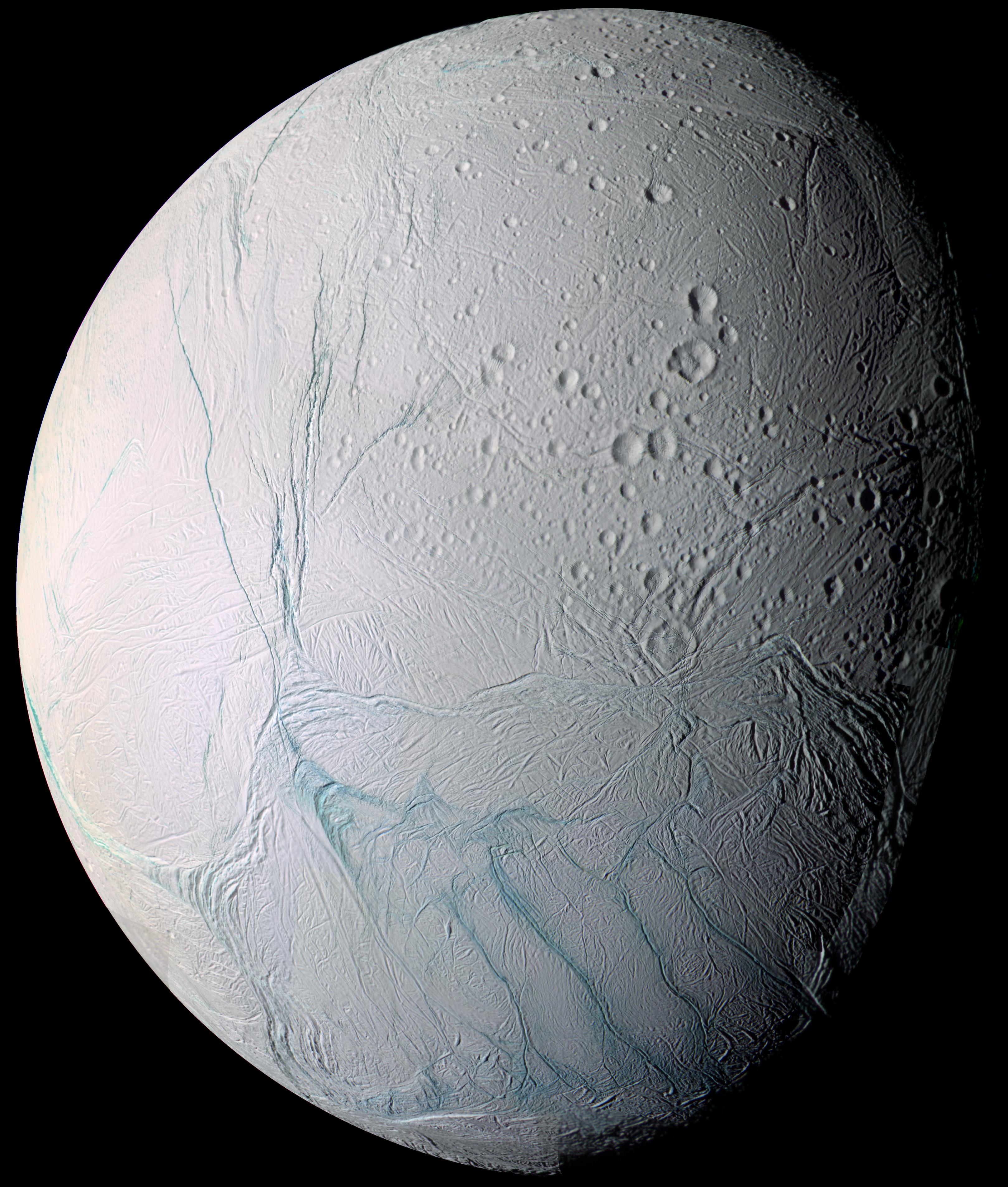 Энцелад — спутник планеты Сатурн, отличается высоким альбедо поверхности, которая в значительной степени лишена ударных кратеров и сформирована недавно. Энцелад отличается значительным активным криовулканизмом, предполагают, что под поверхностью спутника существуют океан жидкой воды и условия для возникновения и существования жизни. Вулканы спутника выбрасывают вещество со скоростью больше скорости убегания, что приводит к активному обмену спутника веществом с кольцом E Сатурна.